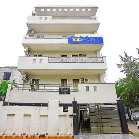 Fabhotel White House Bnb - Nr Yashobhoomi Convention Centre Delhi  Exterior photo
