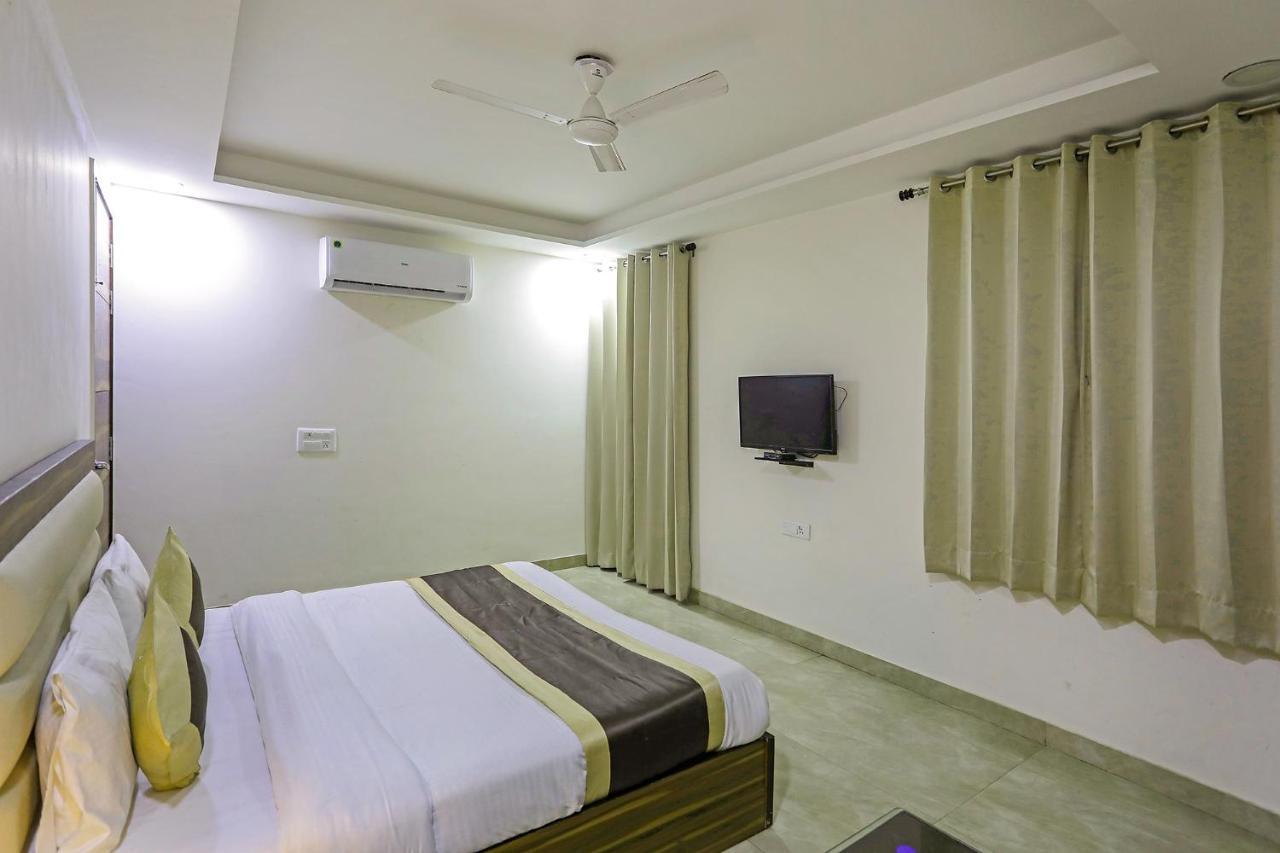 Fabhotel White House Bnb - Nr Yashobhoomi Convention Centre Delhi  Exterior photo