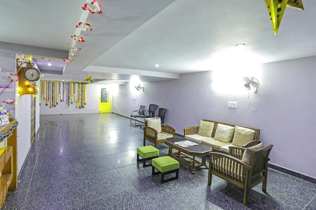 Fabhotel White House Bnb - Nr Yashobhoomi Convention Centre Delhi  Exterior photo