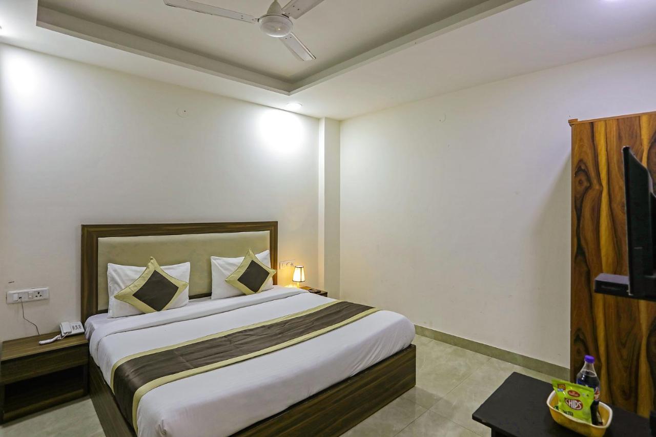 Fabhotel White House Bnb - Nr Yashobhoomi Convention Centre Delhi  Exterior photo
