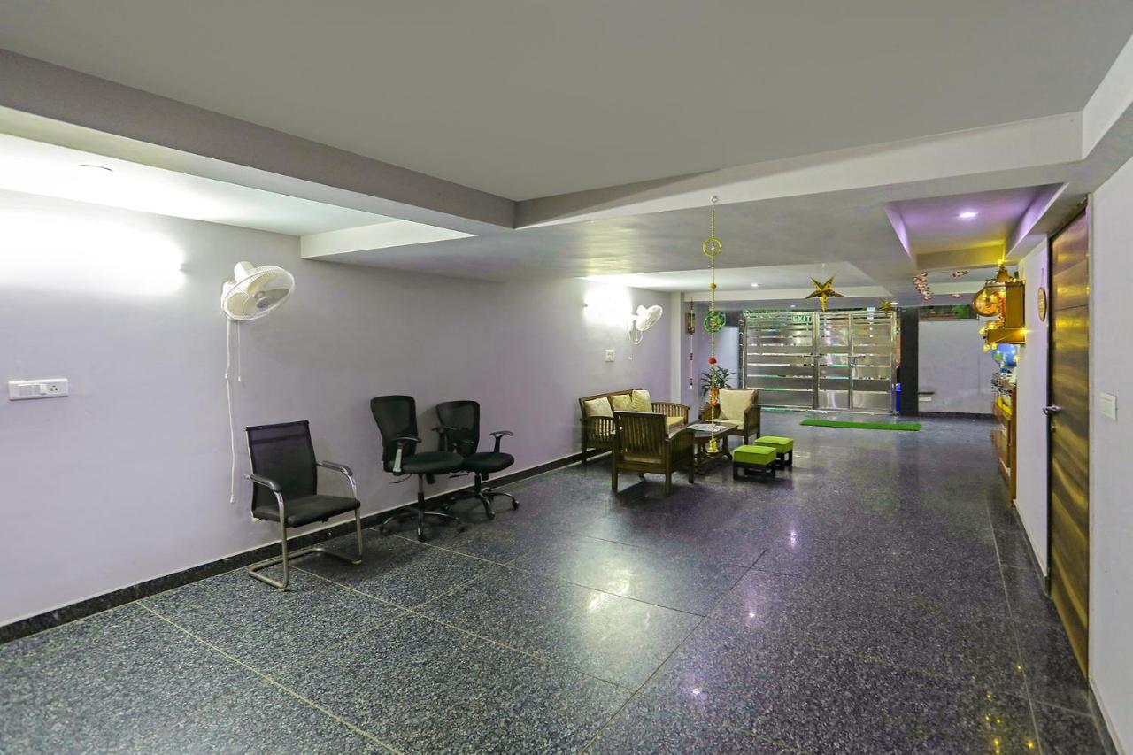 Fabhotel White House Bnb - Nr Yashobhoomi Convention Centre Delhi  Exterior photo